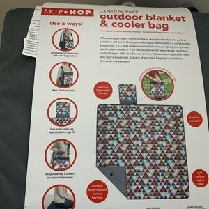 Skiphop outdoor blanket and cooler bag. 5x5. New